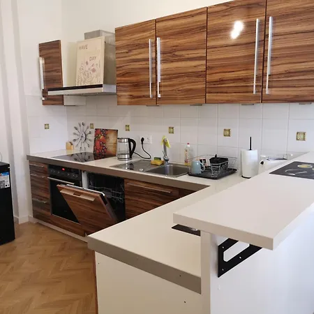 Under The Hill Apartment